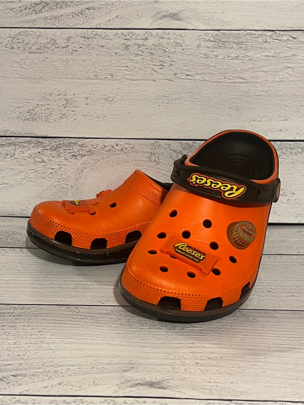 Reese’s Orange Crocs Boys - Picture 3 of 10
